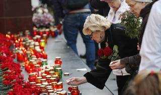 Русия почете жертвите в Санкт Петербург (ВИДЕО И СНИМКИ)