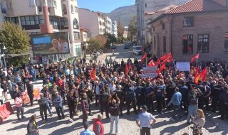 ВМРО-ДПМНЕ предлага закон за забрана на българските сдружения