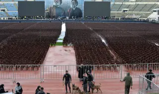 Over 50,000 people flock to funeral of Hezbollah leader 