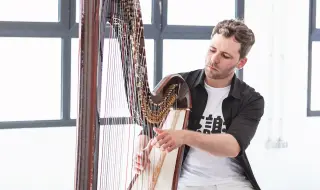 Виртуозът Александър Болдачев пред Факти: „Арфата може всичко! Тя е лукс, блясък, безкрайност !“