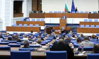 От лева в евро - дали ще „обеднеят“ народните представители
