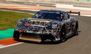 Porsche Cayman GT4 ePerformance е бъдещето, което феновете не искат
