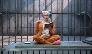 "Отряд самоубийци" с над половин милиард приходи