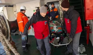 Пожар на риболовен кораб край Камчатка: Четирима моряци са в неизвестност