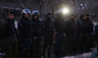 Студентски протест избухна в Техеран, скандират антиправителствени лозунги