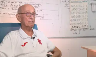 Ученици спасиха учителя си по математика, един от тях му стана и донор 