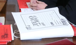Съдят 22-годишна, карала след употреба на три вида наркотици