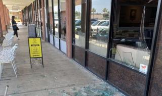 Протестиращи разбиха заведения на българи в САЩ