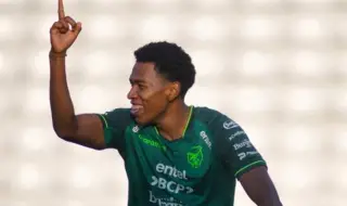 Капитанът на ЦСКА 1948 продължава да мечтае за Мондиал 2026 след обрат на Боливия