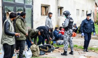 Стотици нелегални мигранти са задържани за седмица в Турция