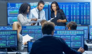 Вдъхновяващата история на Маринела от Перник - само момиче на "Уолстрийт"