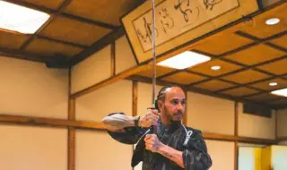 Хамилтън се превърна в самурай за един ден в Токио (ВИДЕО)