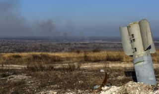 Зеленски: Водят се тежки боеве за Угледар и Бахмут