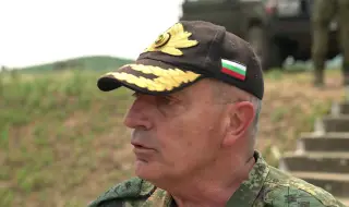 Адмирал Ефтимов обясни на Румен Радев коя военна техника е с "отпаднала необходимост"