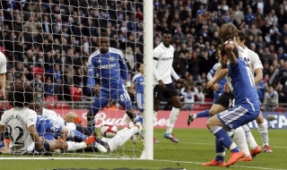 Съдийска грешка опорочи полуфинал за ФА Къп