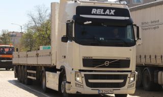 АПИ: Ограничава се движението за тежкотоварни автомобили над 12 т на АМ „Тракия“ 
