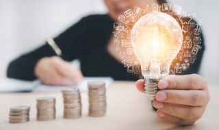 ДБ: Токът за домакинствата да не поскъпва до юли