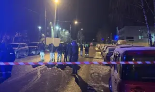 Хвърлиха взривно устройство по двама полицаи в Москва, близо до лобното място на генерал-лейтенант Фанил Сарваров