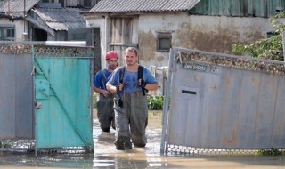 Първи арести за потопа в Русия
