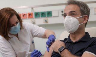 Досега в Гърция са ваксинирани почти 4 процента от населението