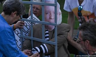 Полша: знае ли какво говори Качински