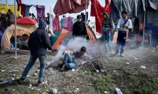 Меле на бежанци в Атина