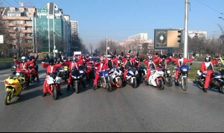 Мотористите от "София райдърс" с акция за Коледа