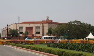 Моди откри новата сграда на индийския парламент