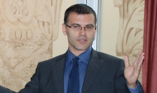 Дянков отново върна акциза за метана