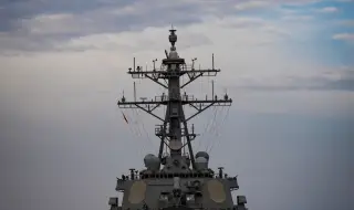 Разрушител на САЩ е свалил три дрона в отговор на атаките срещу кораби в Червено море