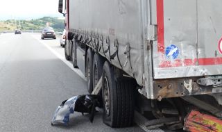 Три тира се удариха на АМ „Тракия“, има сериозно ранен