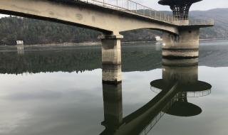 Граждани: Панчаревското езеро изчезва