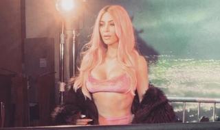 Ким Кардашиян шокира феновете си... с розово (СНИМКА)