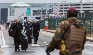 Летището в Брюксел остава затворено заради полицейска стачка