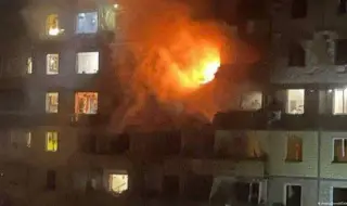 Русия атакува масирано родния град на Зеленски. 45 000 останаха без ток, над 700 жилища без отопление в Кривой рог