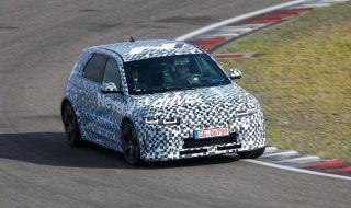 Наточеният Ioniq 5 „препуска“ с 250км/ч по Нюрбургринг (ВИДЕО)