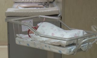Проверка оневинява лекари за бебето със счупения крак