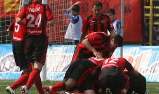 Локо (Сф) отърва кожата на косъм, но оцеля