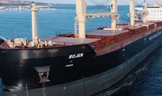 Блокираният в Израел кораб "Рожен" акостира във Варна