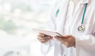 Задържаха лекар, издавал ТЕЛК решения срещу подкуп