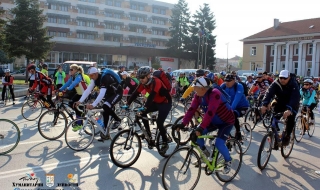 Над 500 любители се включиха в международна колоездачна обиколка