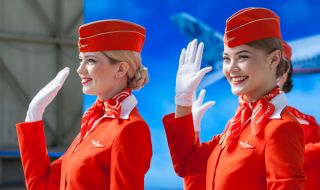 Стюардеси разказаха как ги третират като "парче месо"