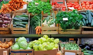 Плодовете и зеленчуците на едро запазват цените си 