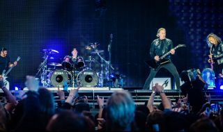 Днес великата хеви метъл група Metallica празнува 40 години от основаването си