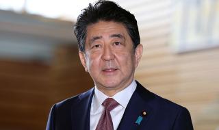 Емблематична оставка в Токио! Премиерът напусна политиката