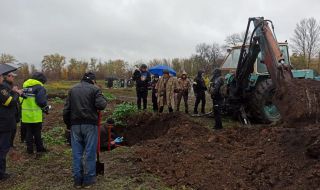 Откриха масов гроб на украински войници - Октомври 2022