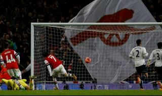 Глобиха вратар с 20 хил. паунда заради пушене под душа