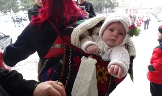 "Не се връщайте в България": това ли искат да им кажат?