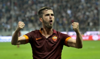 Рома стартира годината с трудна победа