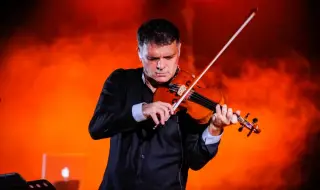 The violinist Vasko Vassilev doesn't like the country where his family lives 